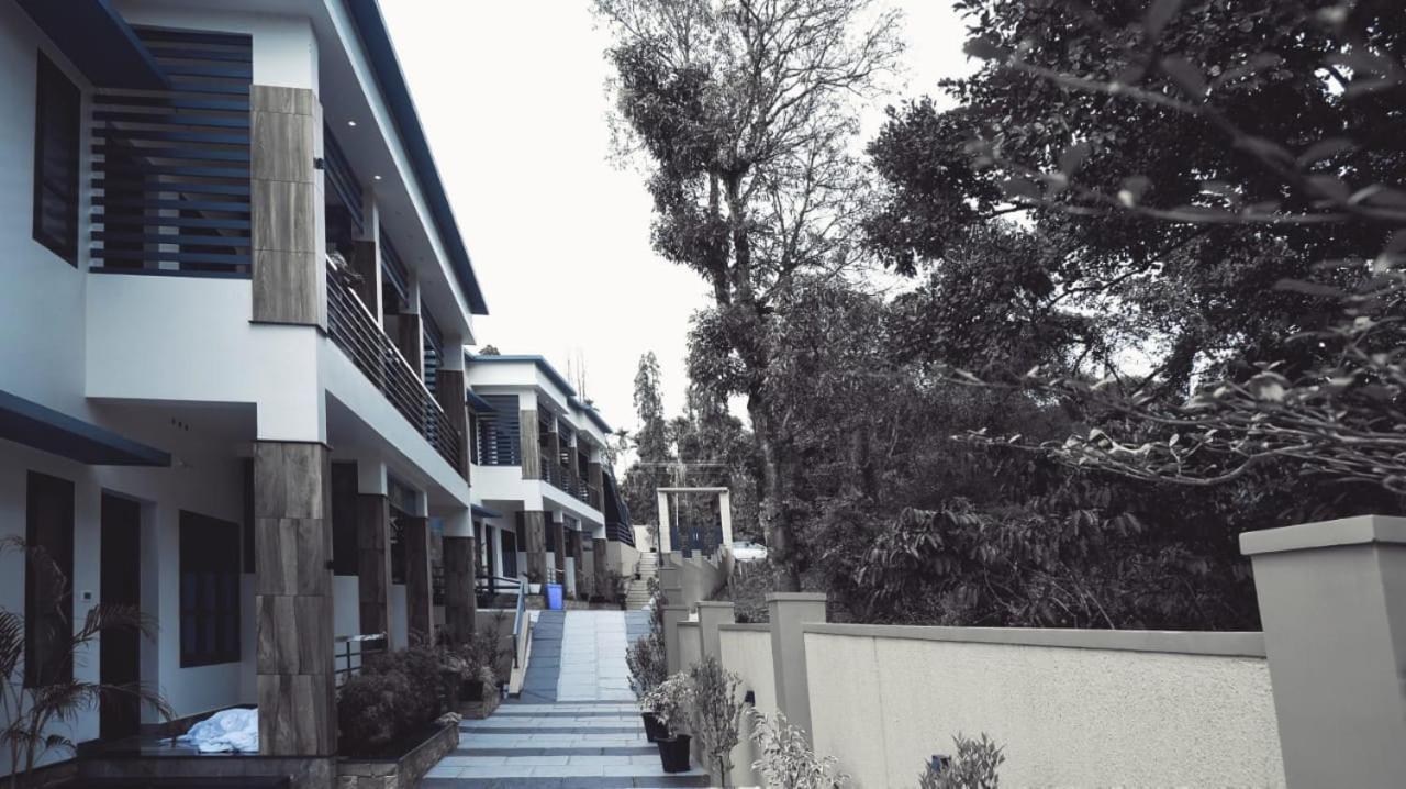 Milestone Inn Sultan Bathery Zewnętrze zdjęcie