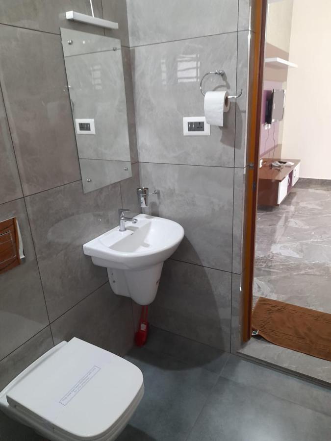 Milestone Inn Sultan Bathery Zewnętrze zdjęcie